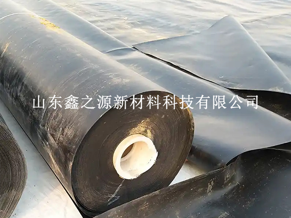 养殖防渗膜底部铺碎石，这些细节决定防渗寿命